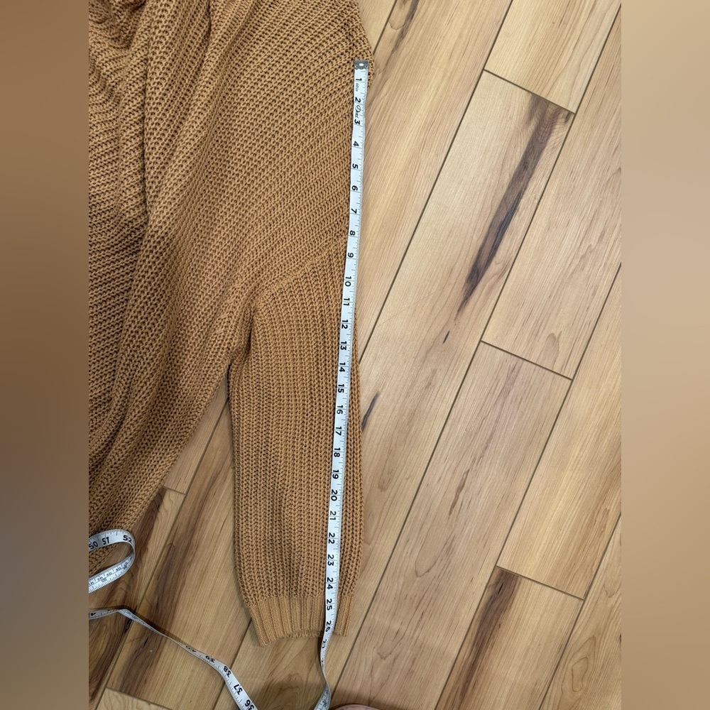 American Eagle Sweater - Picture 7 of 8